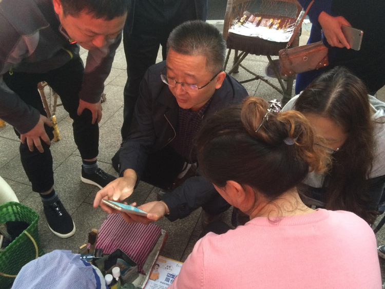 卫德副理事长深入残疾人家庭进行“量服”工作督查