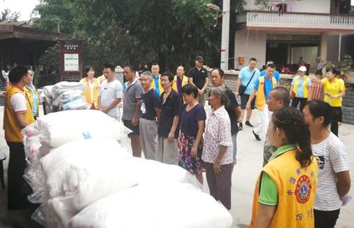 中国狮子联会四川代表处组织服务队参与抗洪救灾援助志愿服务工作(图二)