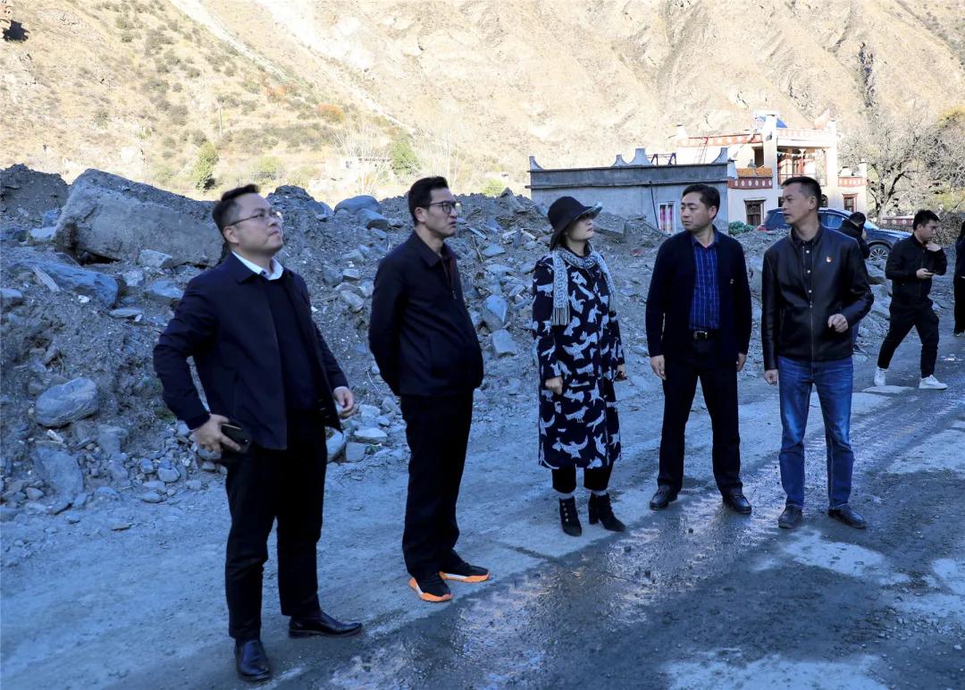 图片：调研宅垄镇元营村山洪泥石流灾害点