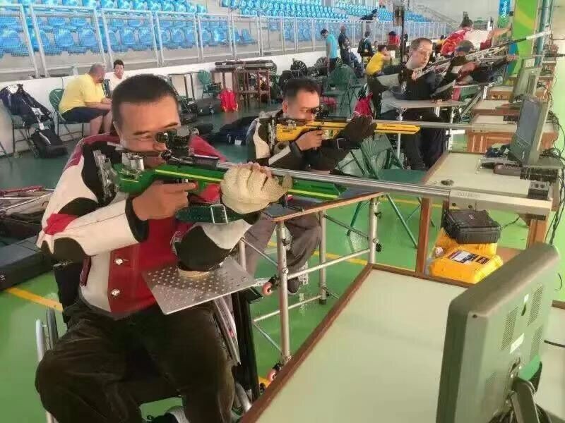 苟定超图片二
