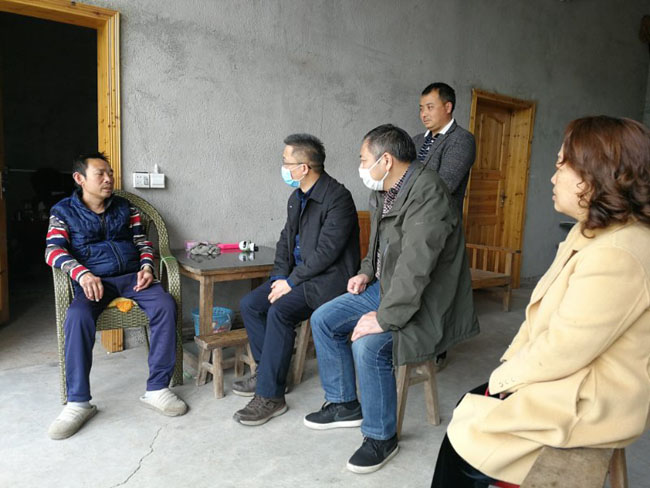 图片：入户调研残疾人各项扶贫政策落实情况
