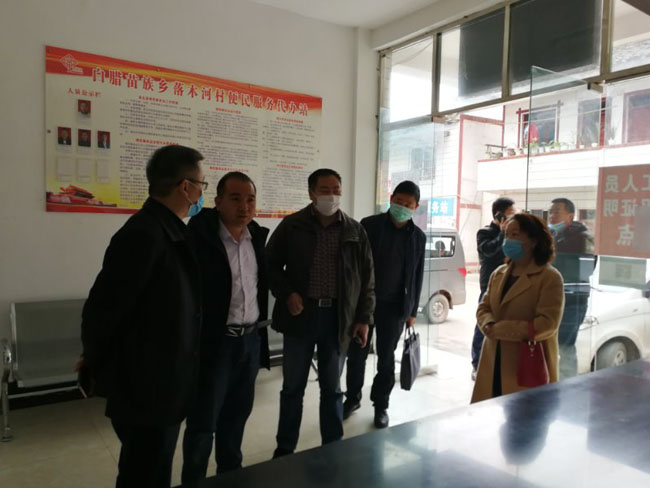 图片：调研村社区残疾人扶贫工作落实情况
