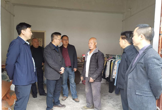 图片：慰问疫情受困残疾人