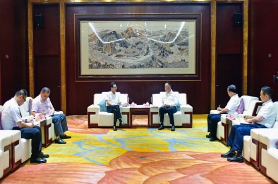 市委书记宋朝华会见杨志远理事长一行