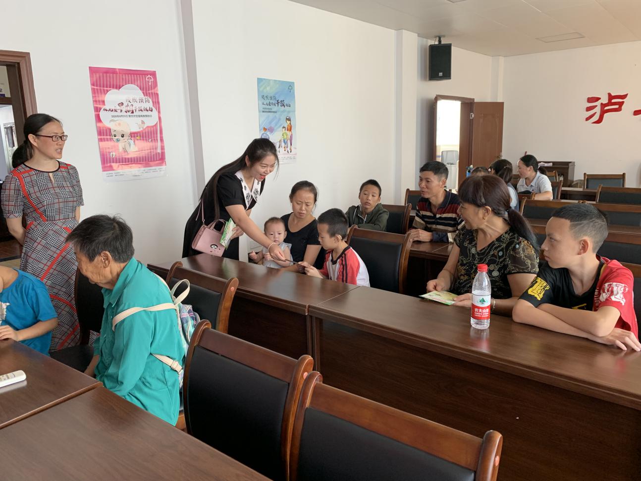 泸州市开展“第四次全国残疾预防日”宣传活动现场（图二）