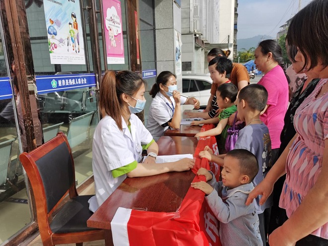 遂宁市开展第四次全国残疾预防日宣传活动现场（图一）