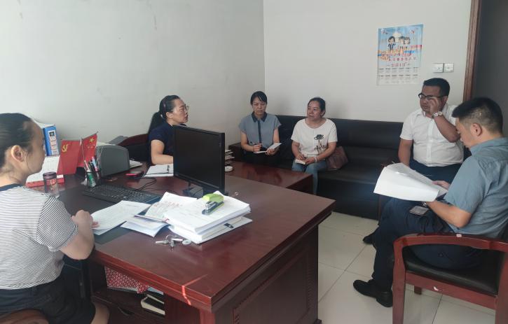 在龙台镇调研残疾人工作