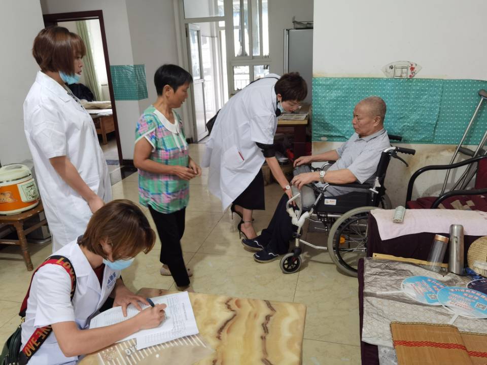 上门入户为行动不便的残疾朋友量身定做辅助器具（图一）